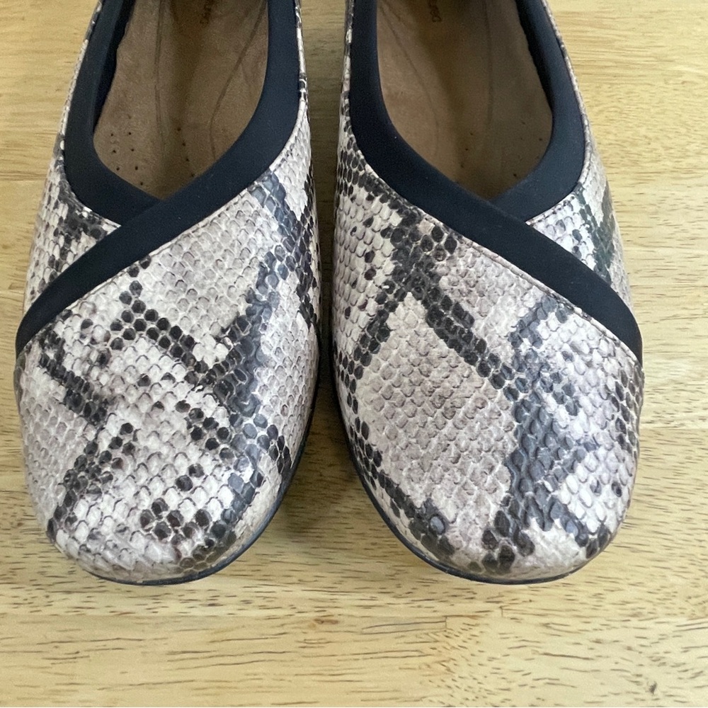 Clarks Snake-Print Slip-On Flats in Beige and Black Trim - Picture 7 of 12